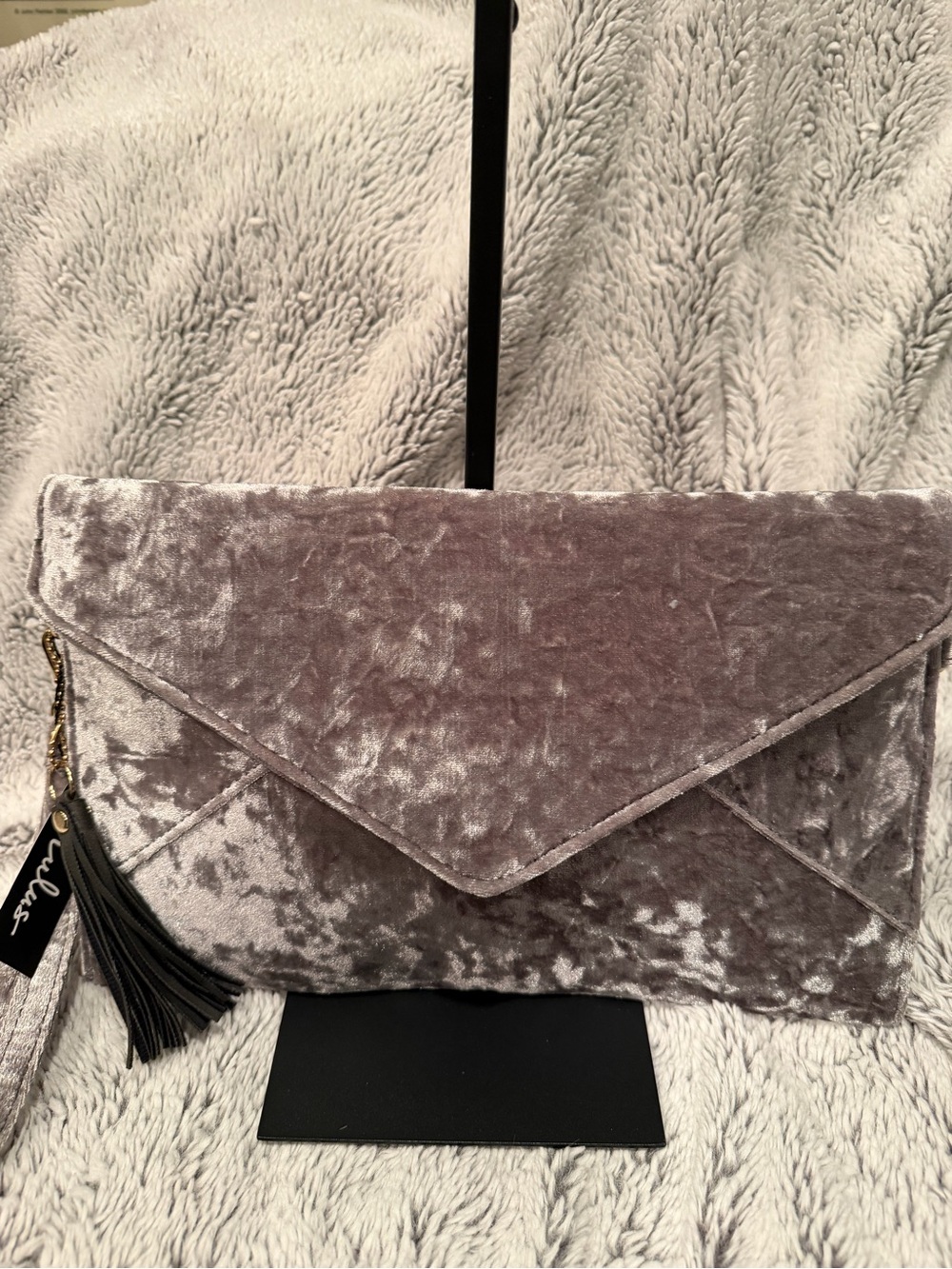 Lulus Gray Crushed Velvet Envelope Clutch Wristlet NWT - Picture 5 of 11